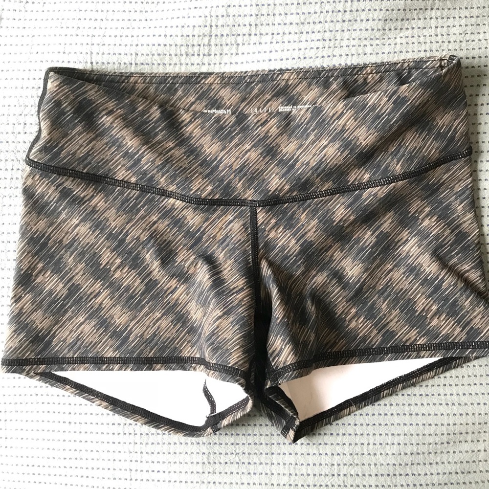 IAB workout shorts sz8
